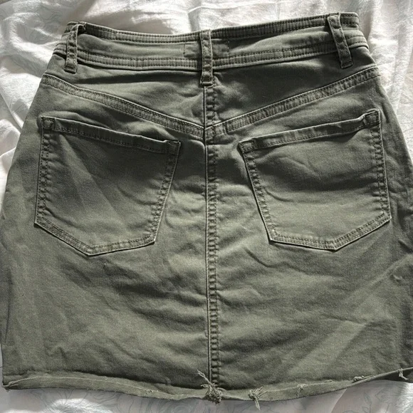 Garage Olive Green Skirt with Pockets - Picture 4 of 4